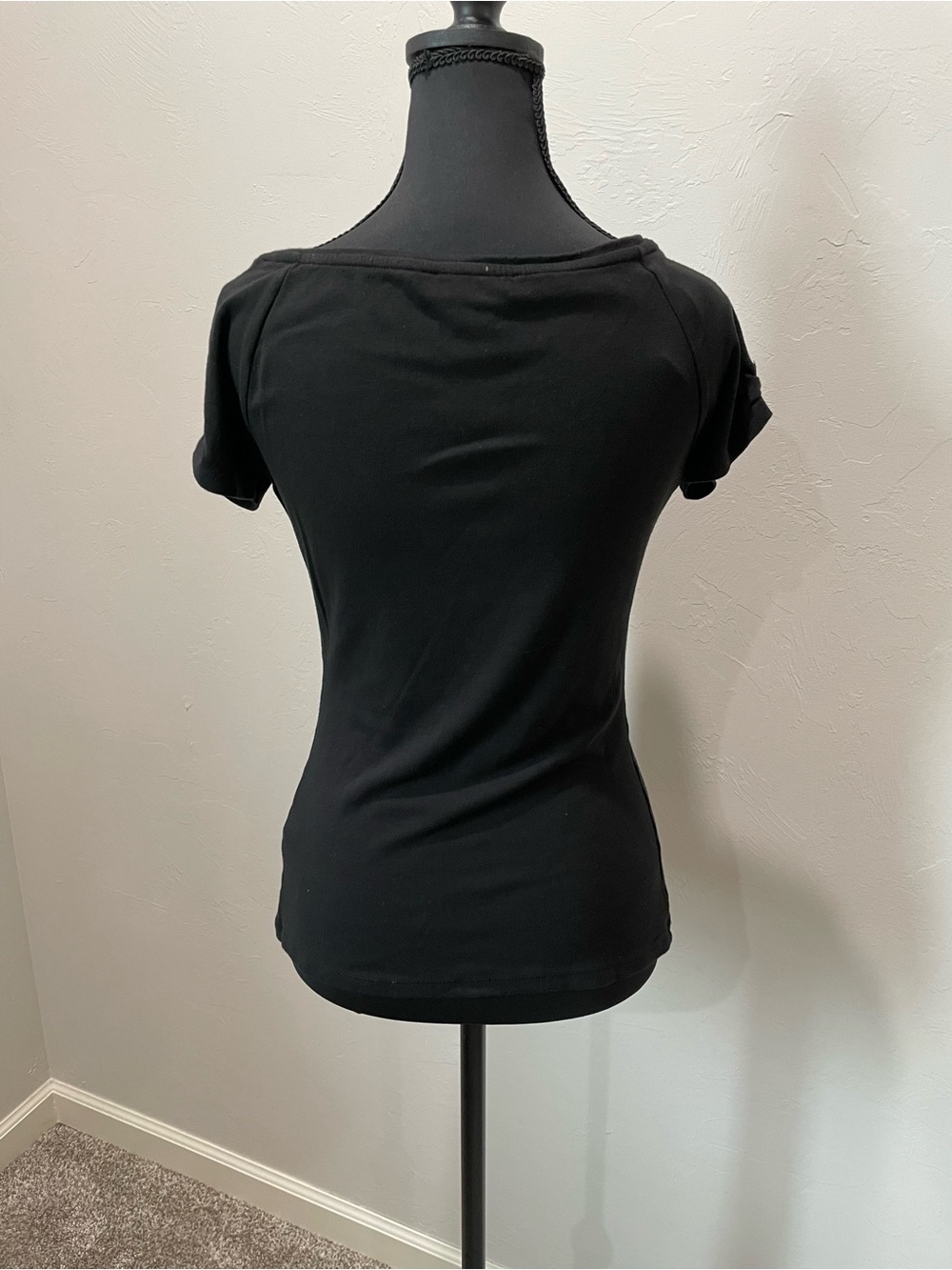 White House Black Market Black Short-Sleeve Scoop Neck Tee - Picture 5 of 7